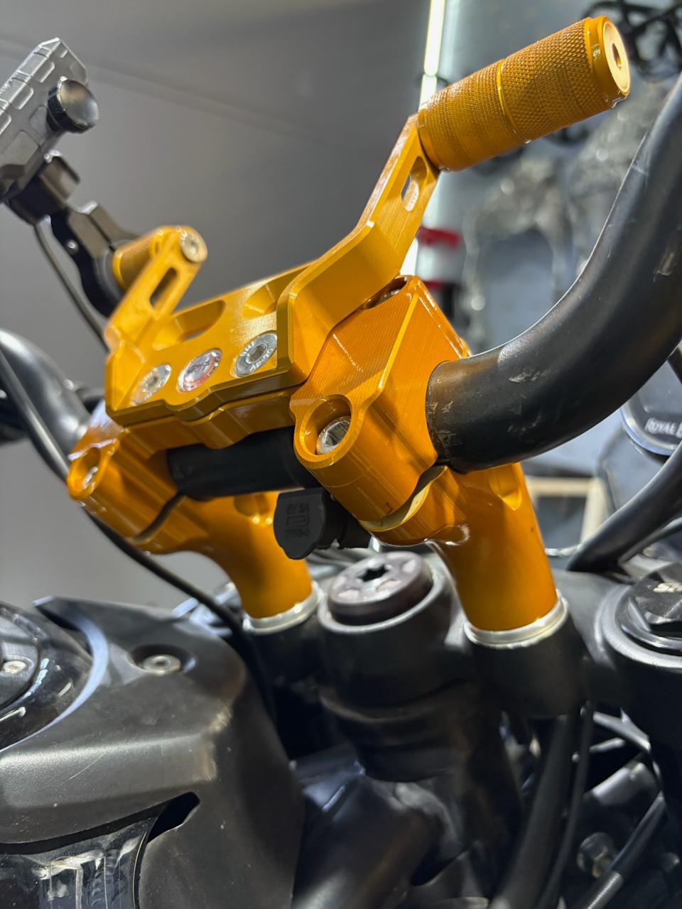 Handle bar Riser With Mobile Mount Combo Black for Himalayan 450