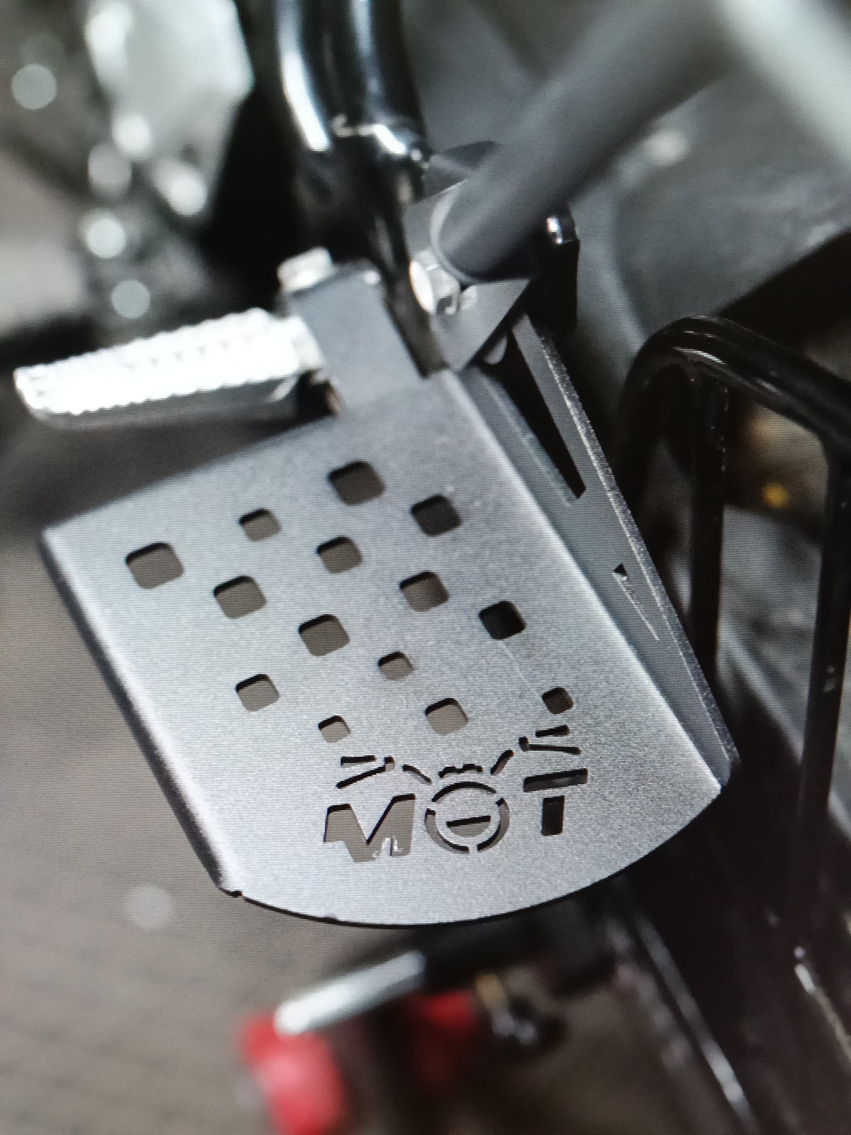 One Side Foot Rest / VSTROM